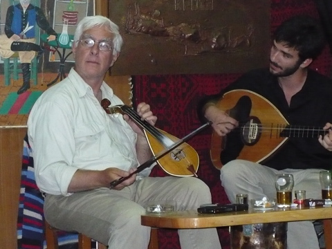 musicians playing at Kafe Kriti